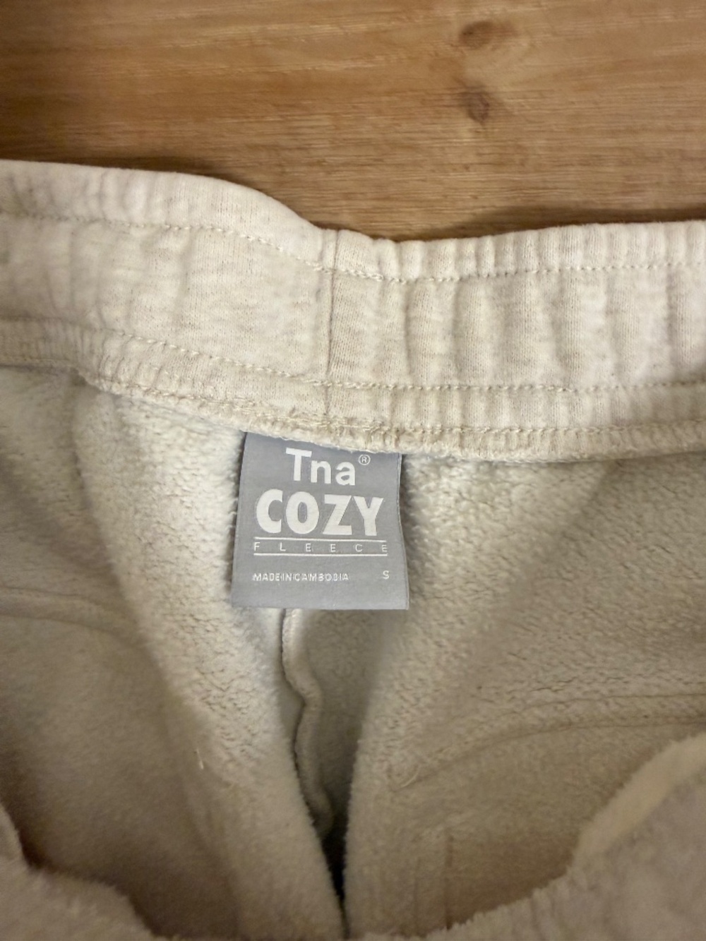 TNA CozyFleece Oatmeal Cargo Sweatpants Size S (matching sweater posted!) - Picture 3 of 6
